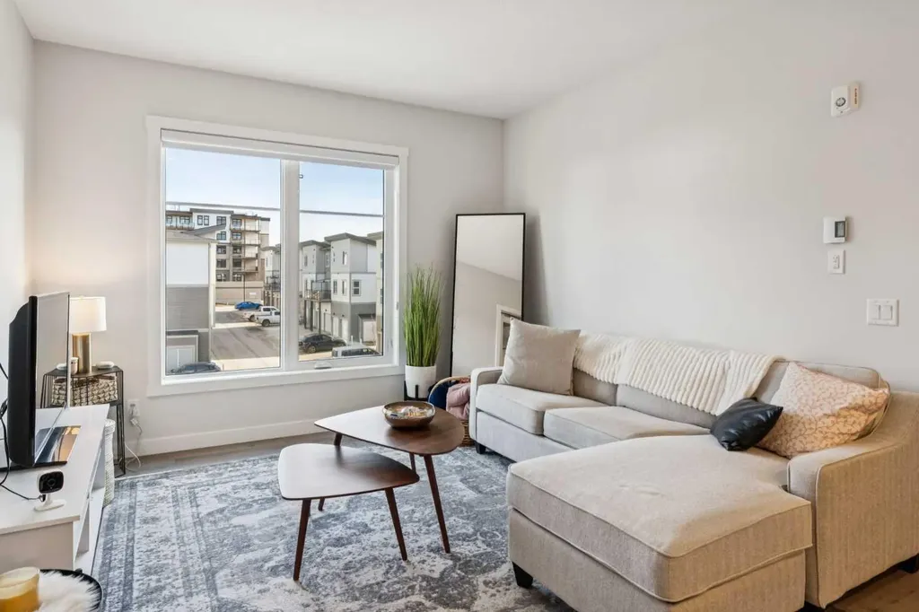 2117 81 Street SW Calgary AB T2H6H5