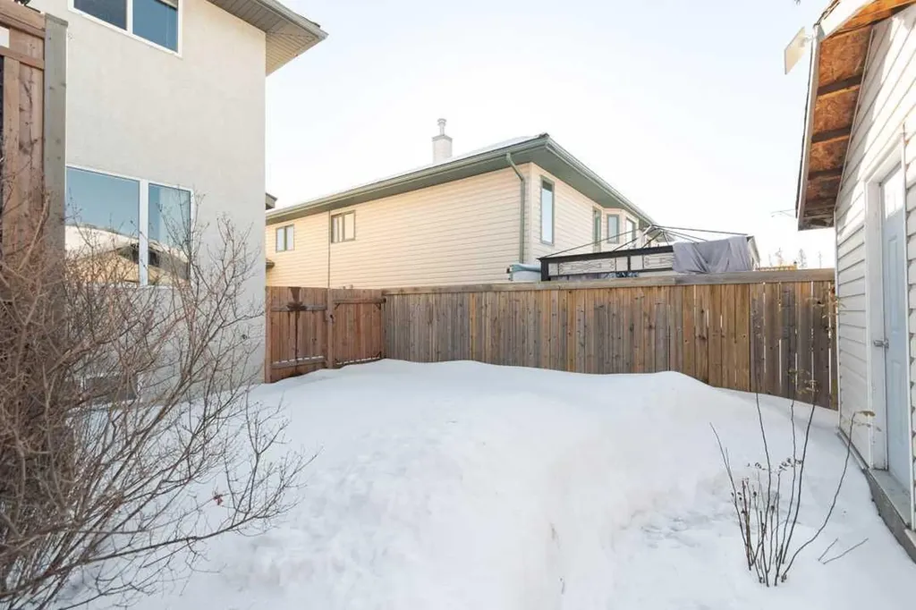 172 Berard Crescent Fort Mcmurray AB T9K 1V8