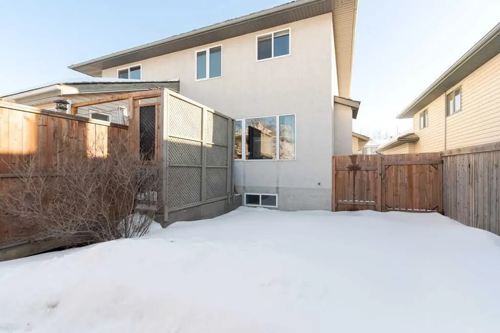 172 Berard Crescent Fort Mcmurray AB T9K 1V8