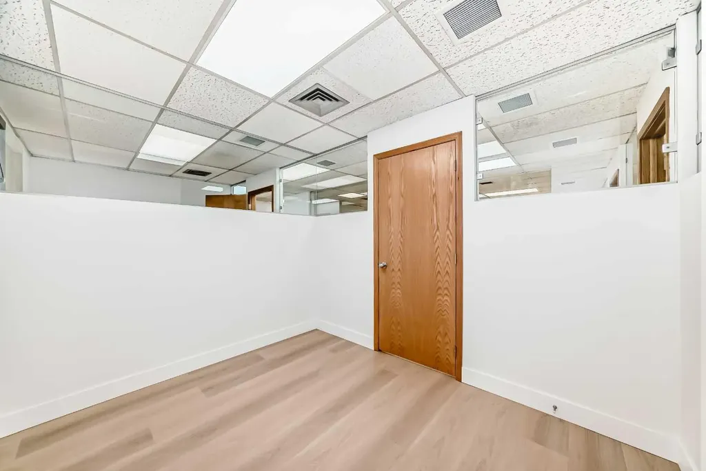 2139 4 Avenue NW Calgary AB T2N 0N6