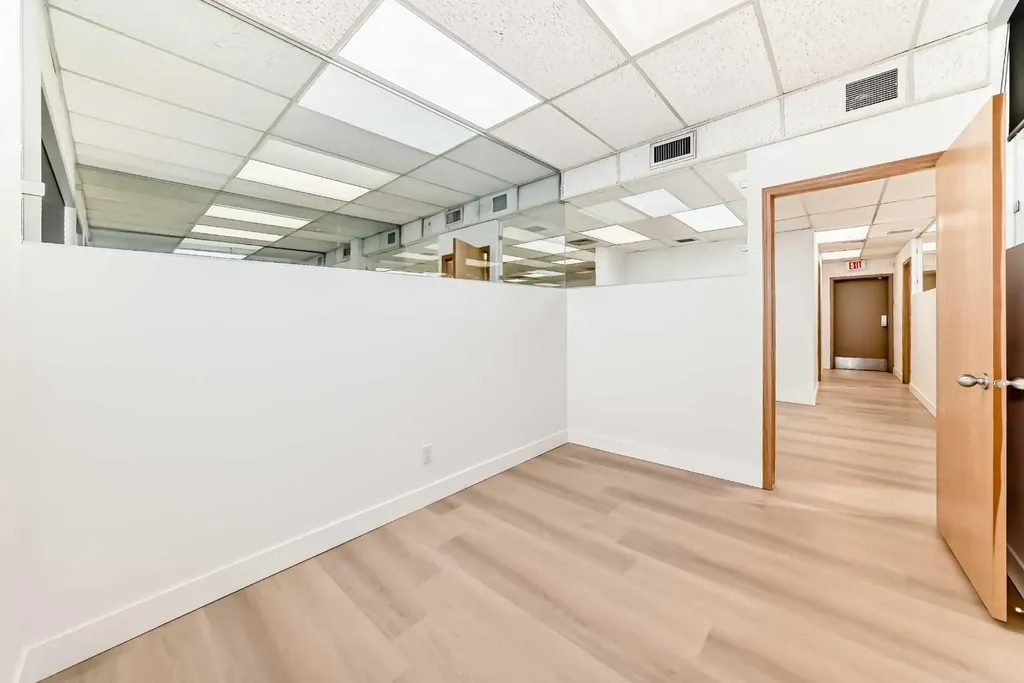 2139 4 Avenue NW Calgary AB T2N 0N6