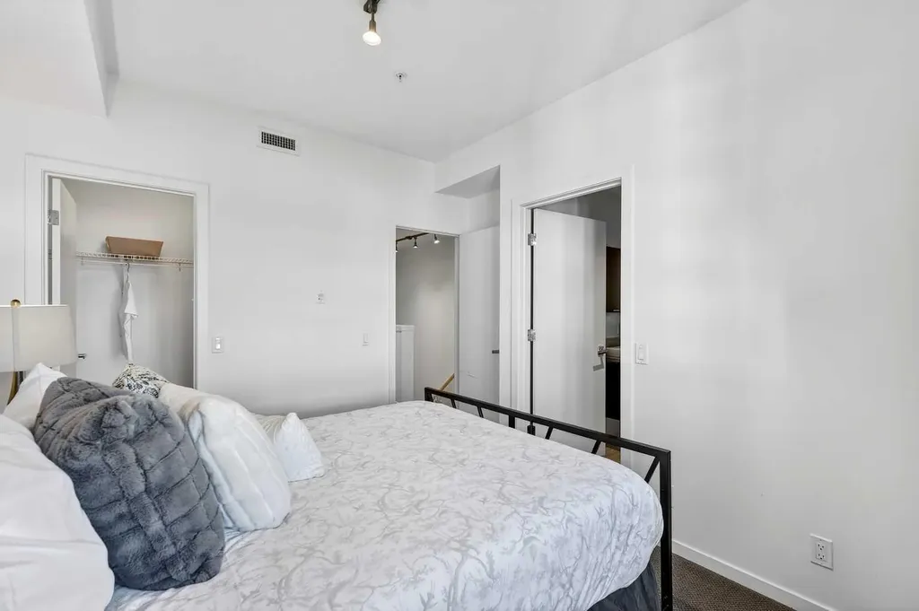 1719 9a Street SW Calgary AB T2T 6S3