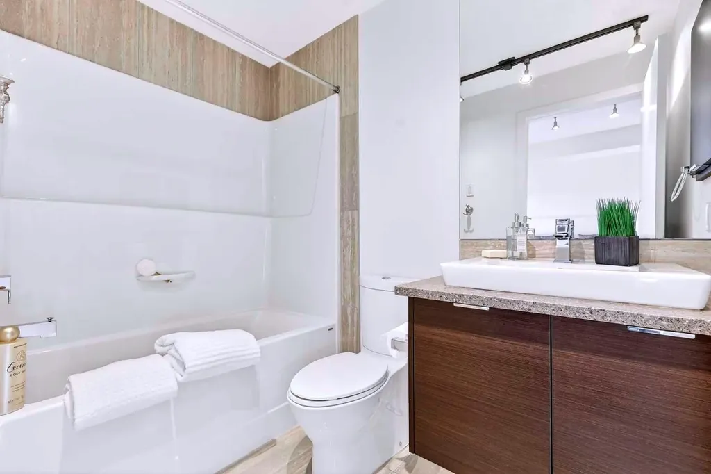 1719 9a Street SW Calgary AB T2T 6S3