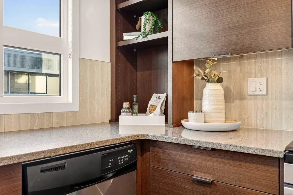 1719 9a Street SW Calgary AB T2T 6S3