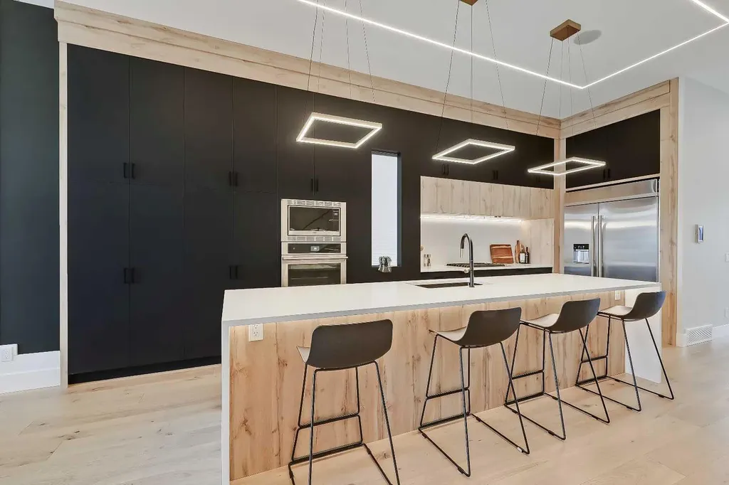1902 13 Street SW Calgary AB T2T 3P6