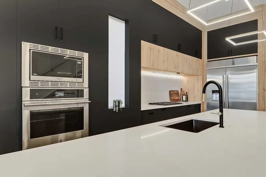 1902 13 Street SW Calgary AB T2T 3P6