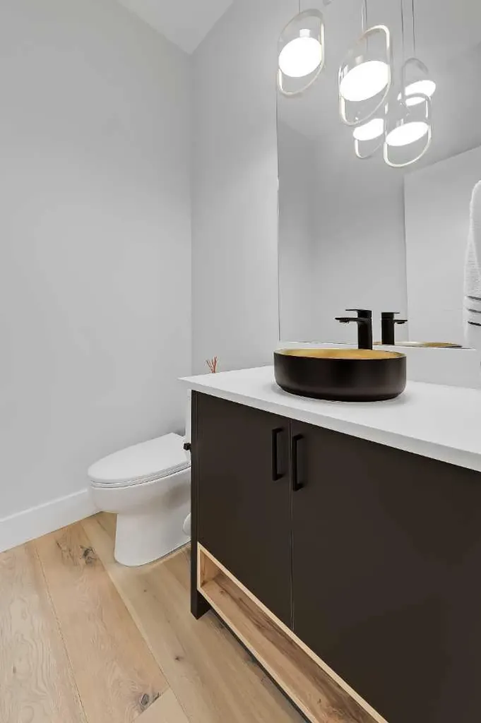 1902 13 Street SW Calgary AB T2T 3P6