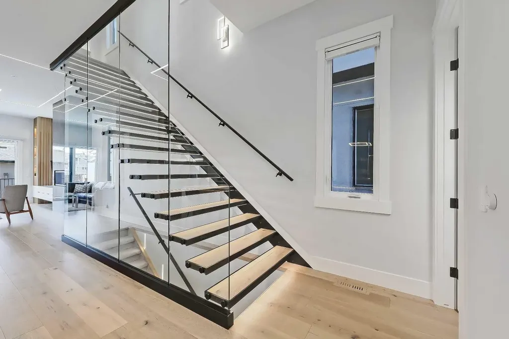 1902 13 Street SW Calgary AB T2T 3P6