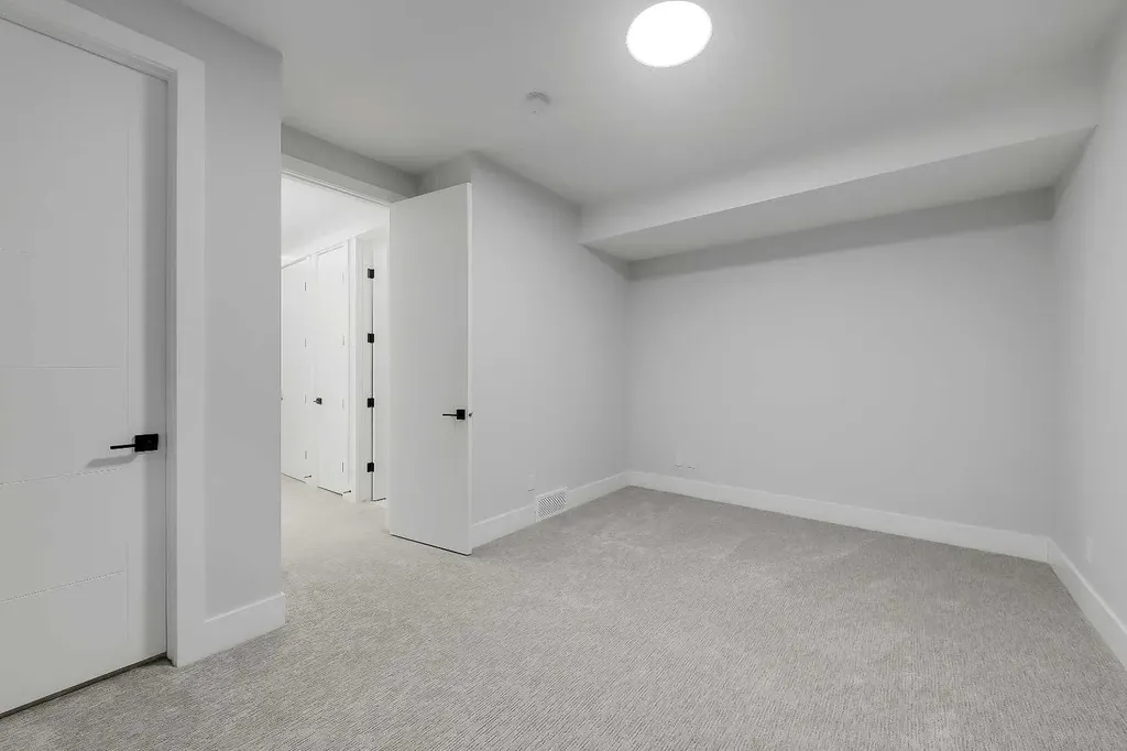 1902 13 Street SW Calgary AB T2T 3P6
