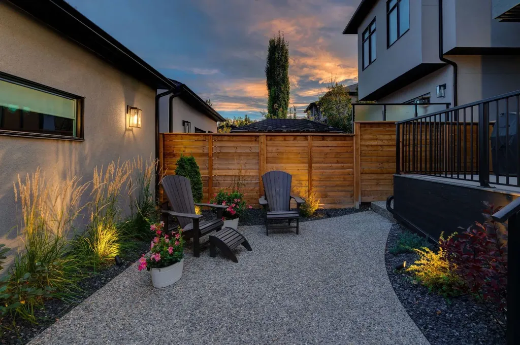 1902 13 Street SW Calgary AB T2T 3P6