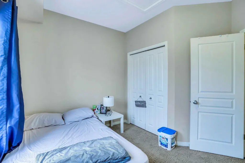 713 Auburn Bay Square SE Calgary AB T3M 0Y7