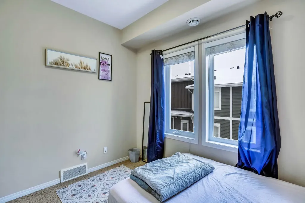 713 Auburn Bay Square SE Calgary AB T3M 0Y7
