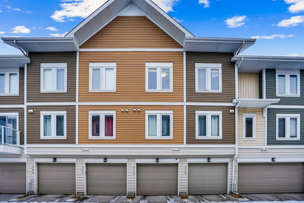 713 Auburn Bay Square SE Calgary AB T3M 0Y7