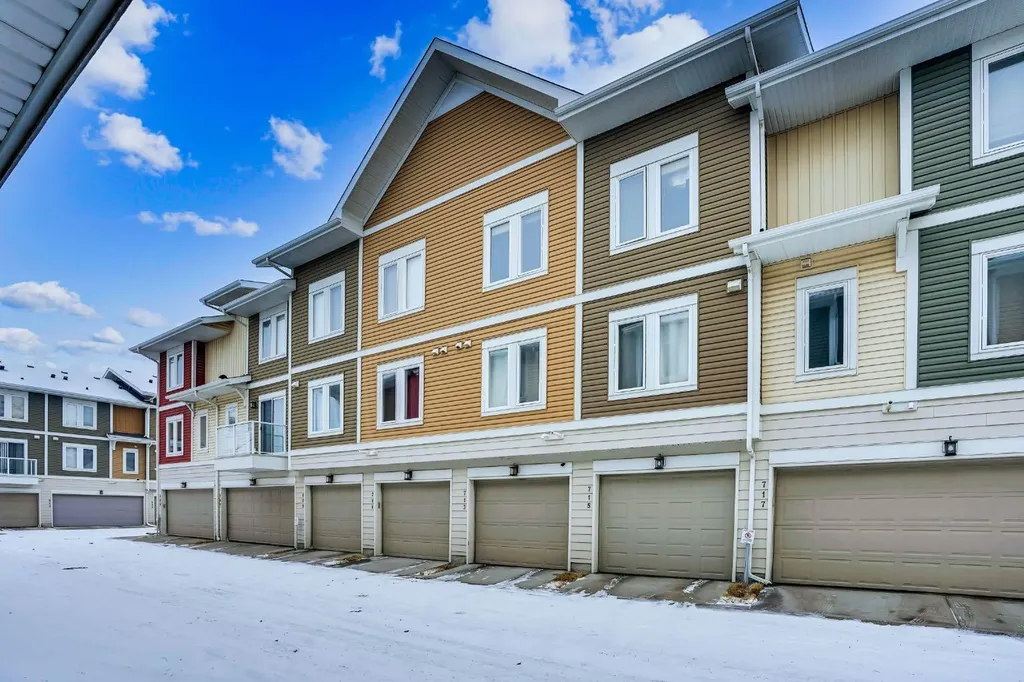 713 Auburn Bay Square SE Calgary AB T3M 0Y7