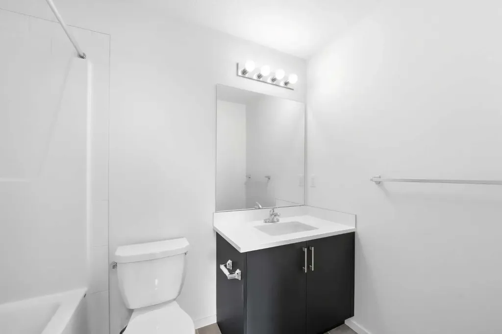 47 Creekview Gardens SW Calgary AB T2X 4Y1