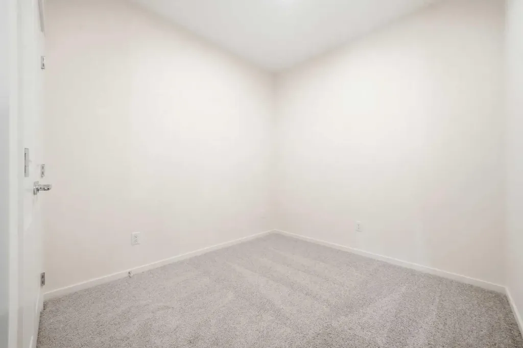 47 Creekview Gardens SW Calgary AB T2X 4Y1