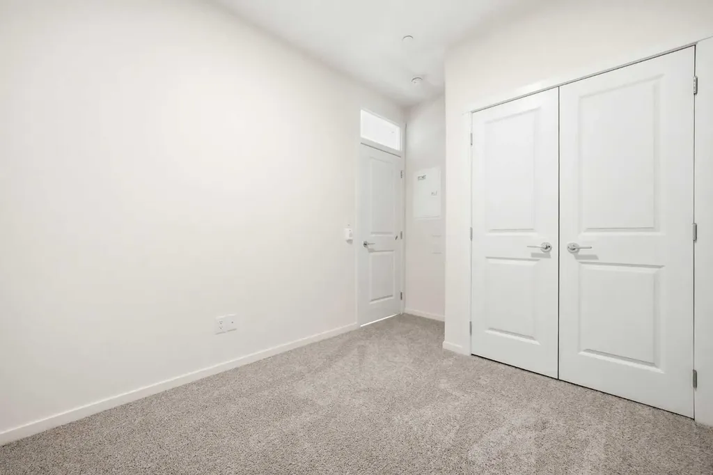 47 Creekview Gardens SW Calgary AB T2X 4Y1