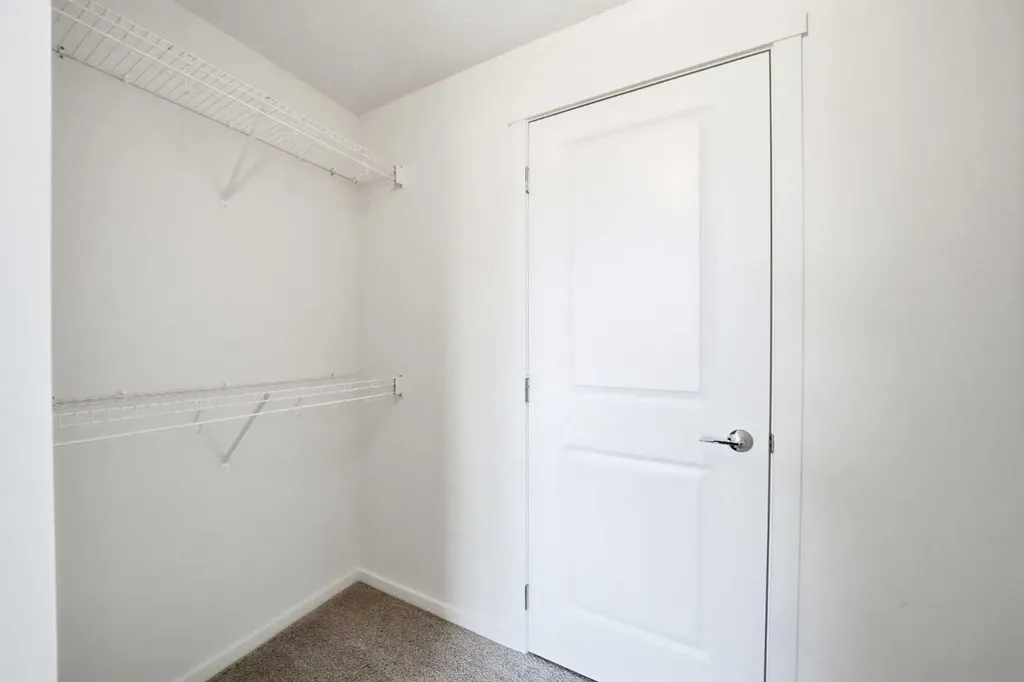 47 Creekview Gardens SW Calgary AB T2X 4Y1