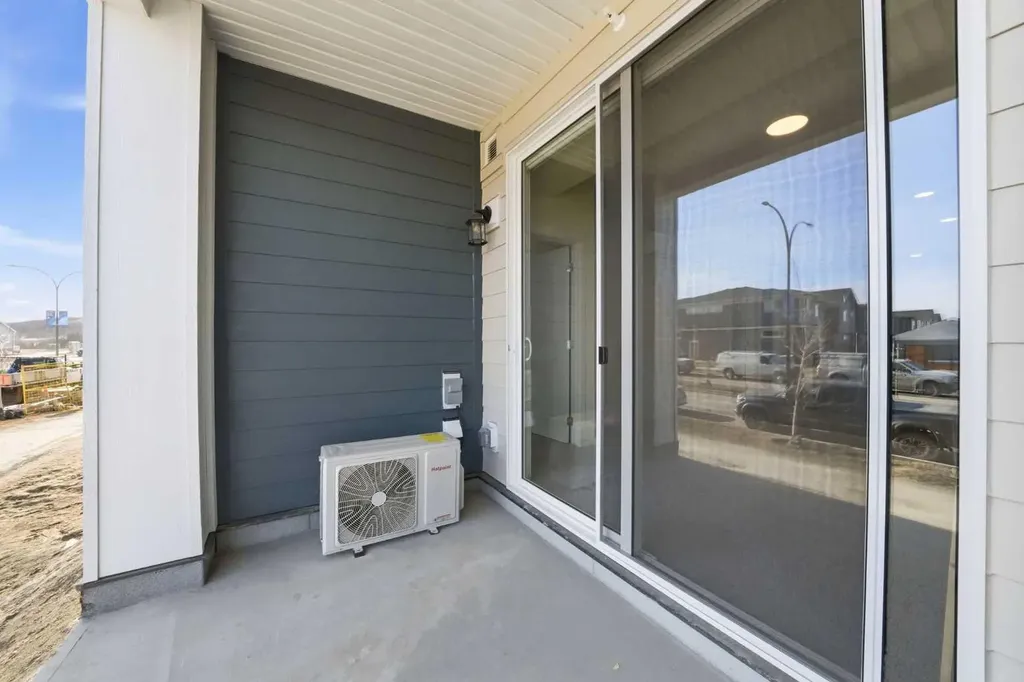 47 Creekview Gardens SW Calgary AB T2X 4Y1