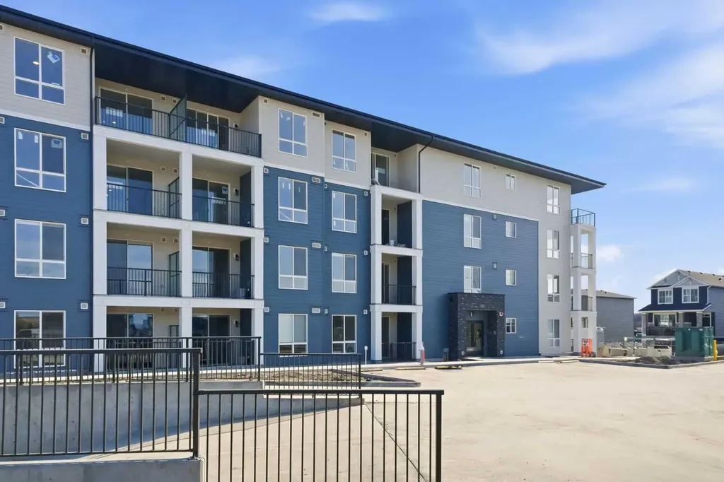 47 Creekview Gardens SW Calgary AB T2X 4Y1