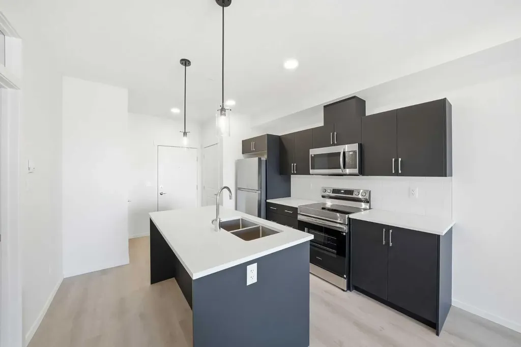47 Creekview Gardens SW Calgary AB T2X 4Y1