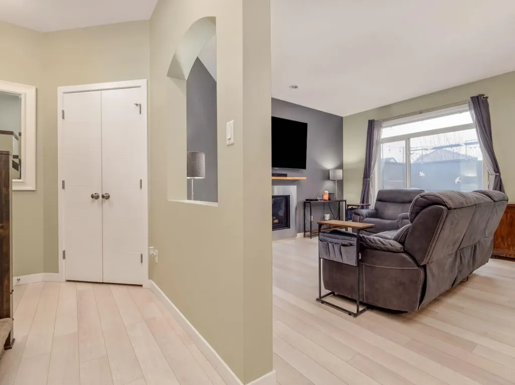 327 Mildred Dobbs Boulevard N Lethbridge AB T1H6G7