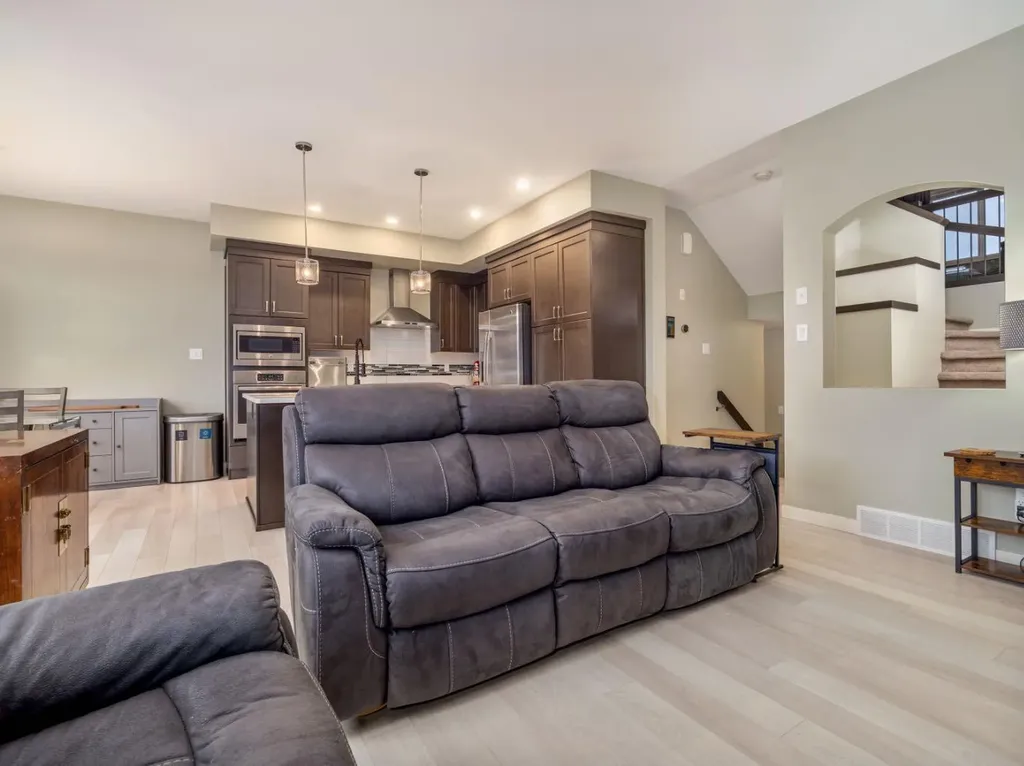 327 Mildred Dobbs Boulevard N Lethbridge AB T1H6G7