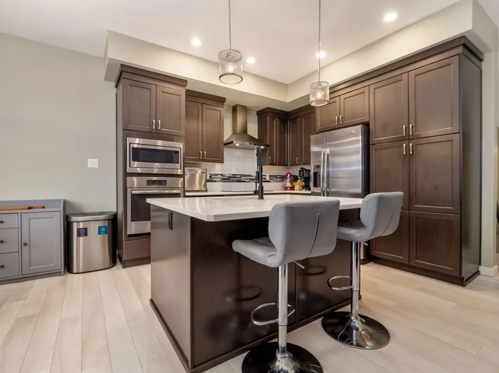 327 Mildred Dobbs Boulevard N Lethbridge AB T1H6G7