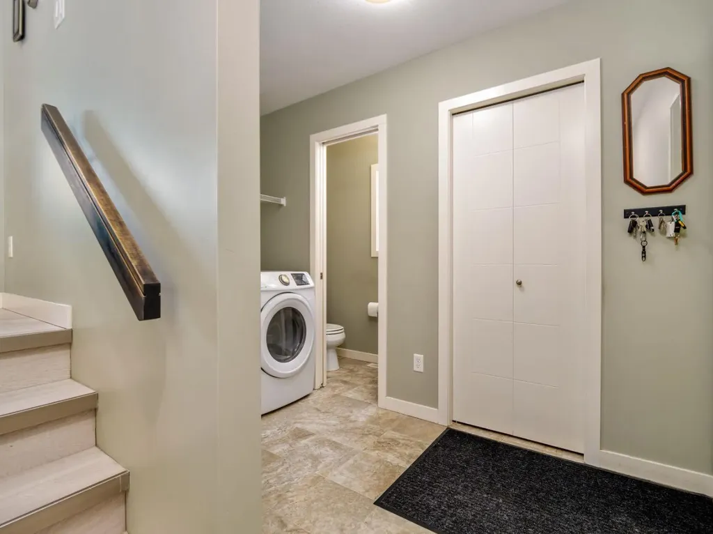 327 Mildred Dobbs Boulevard N Lethbridge AB T1H6G7