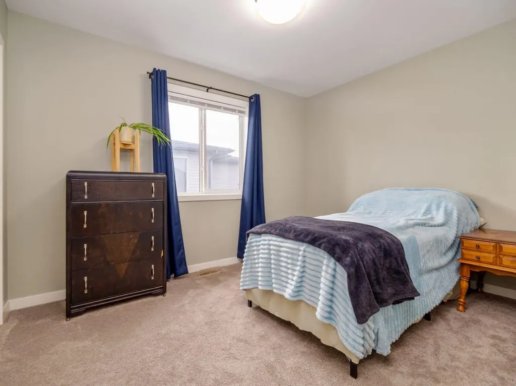 327 Mildred Dobbs Boulevard N Lethbridge AB T1H6G7