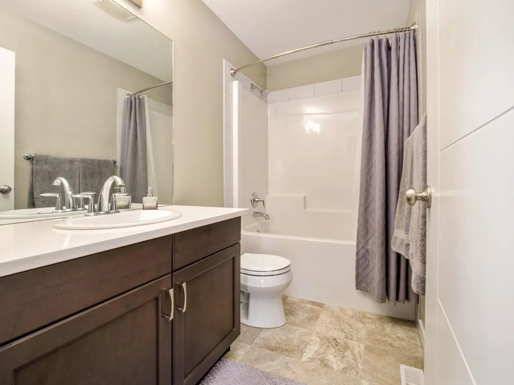 327 Mildred Dobbs Boulevard N Lethbridge AB T1H6G7