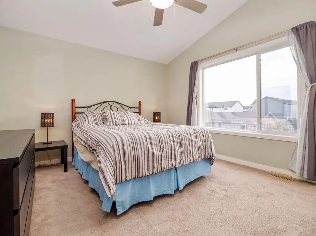 327 Mildred Dobbs Boulevard N Lethbridge AB T1H6G7