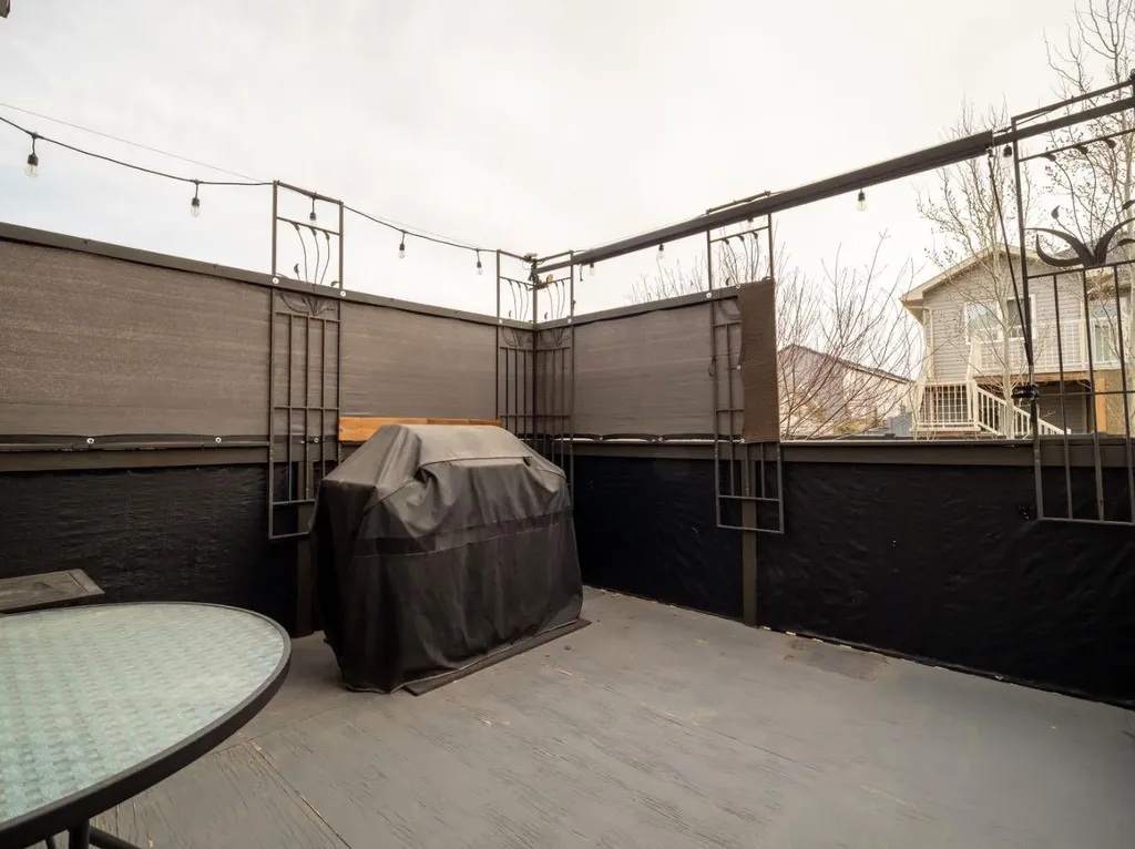 327 Mildred Dobbs Boulevard N Lethbridge AB T1H6G7