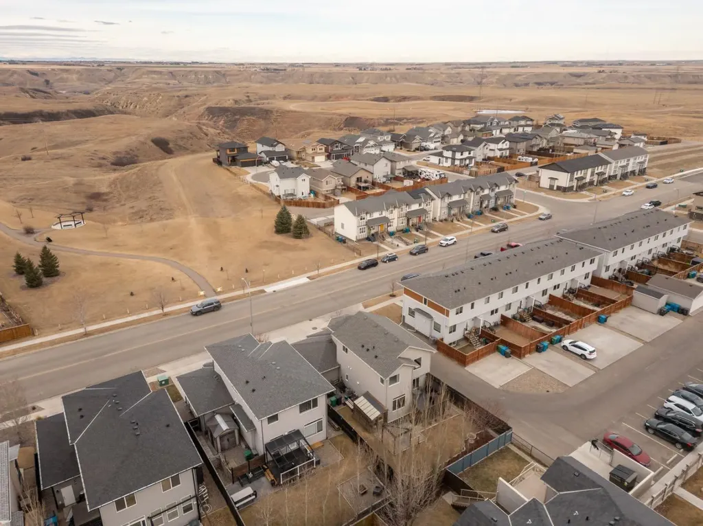 327 Mildred Dobbs Boulevard N Lethbridge AB T1H6G7