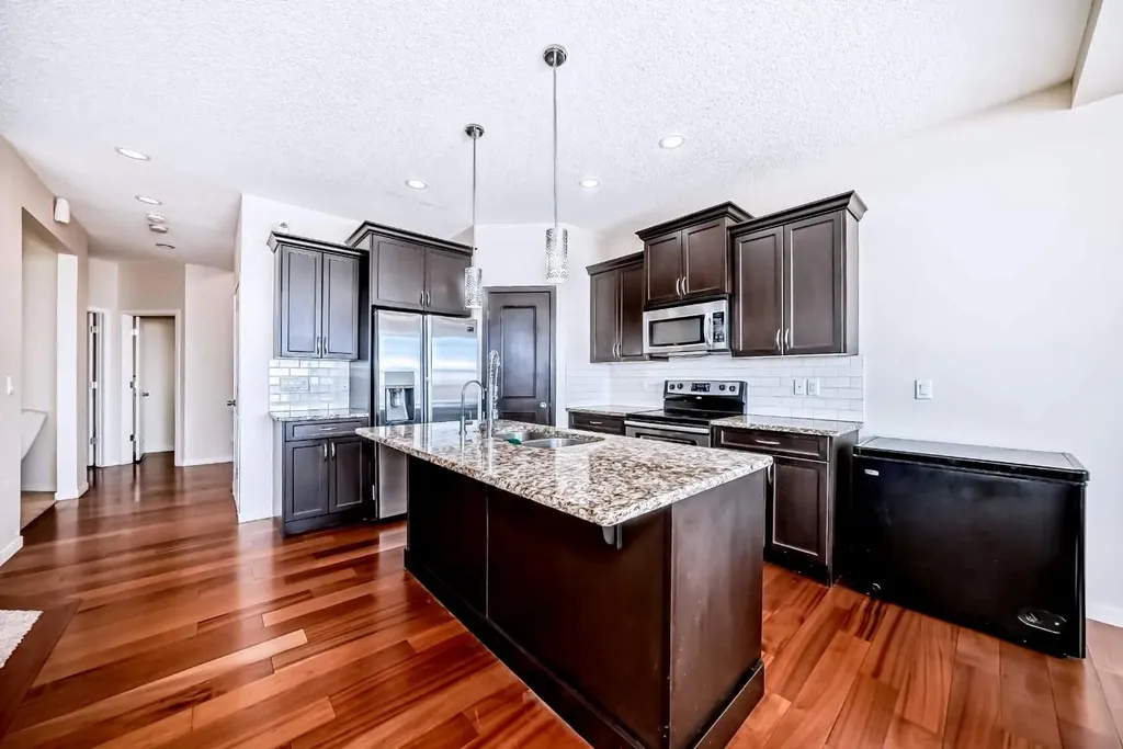 46 Cranford Gardens SE Calgary AB T3M 0W4
