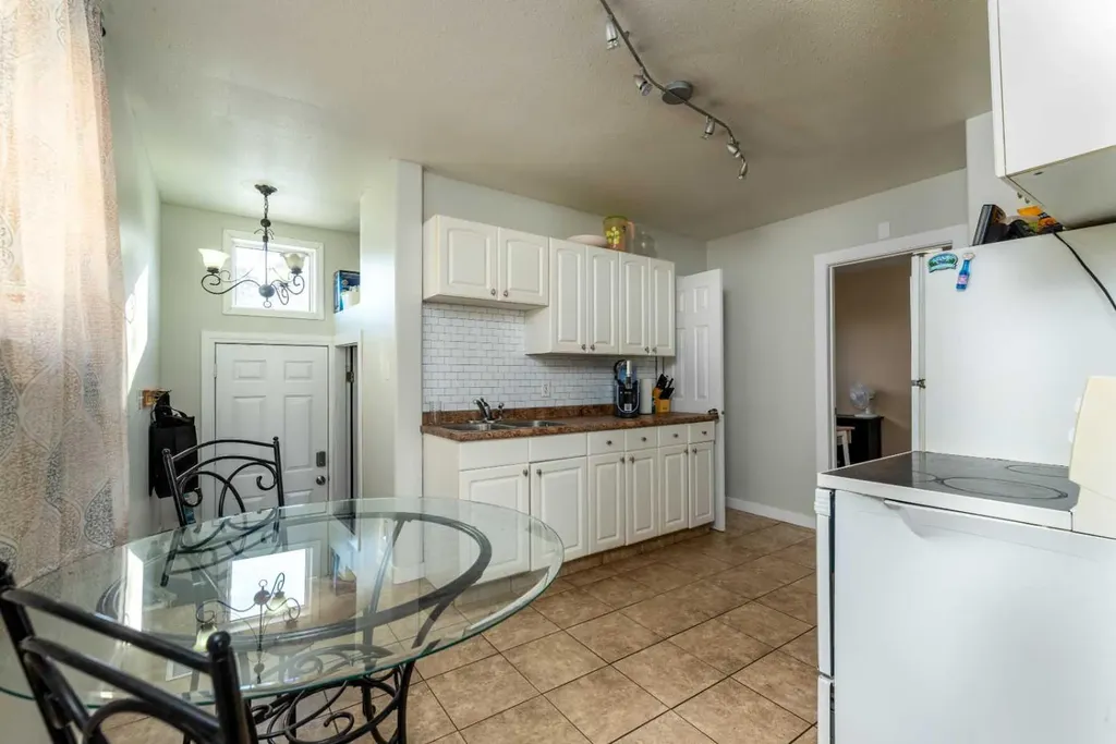 4821 47 Street Lloydminster SK S9V 0K2