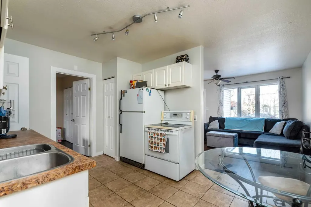 4821 47 Street Lloydminster SK S9V 0K2