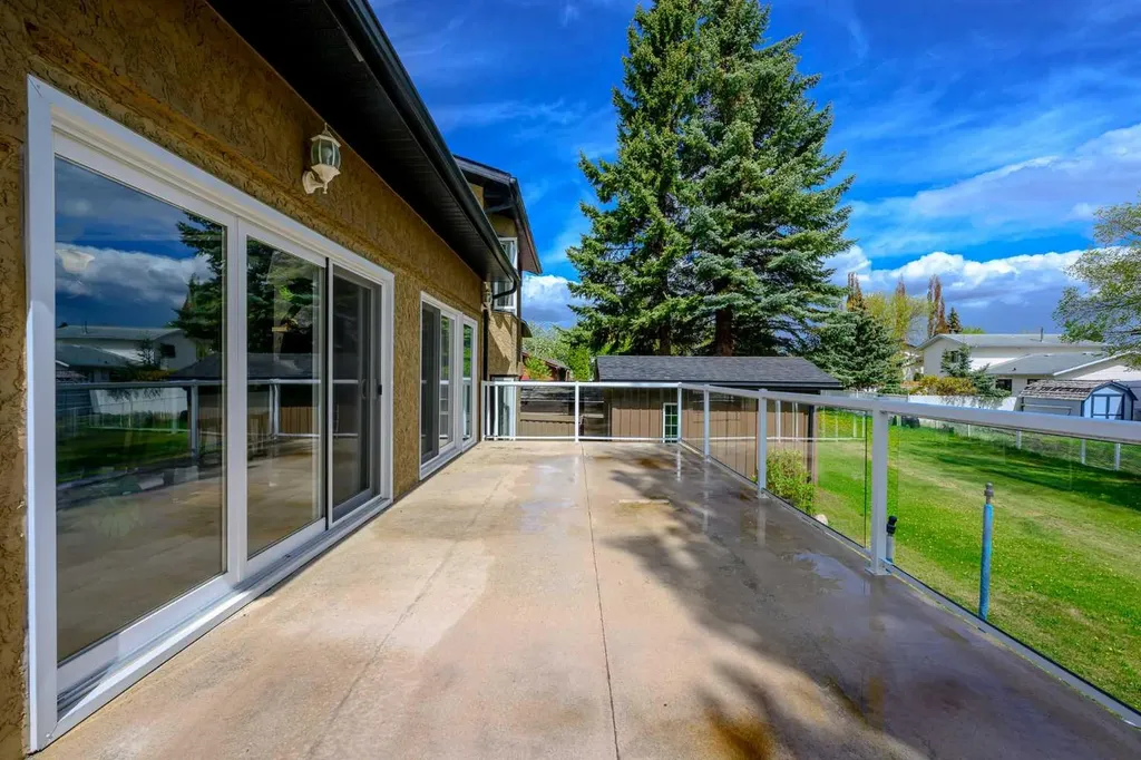 6105 95 Street Grande Prairie AB T8W 2C9