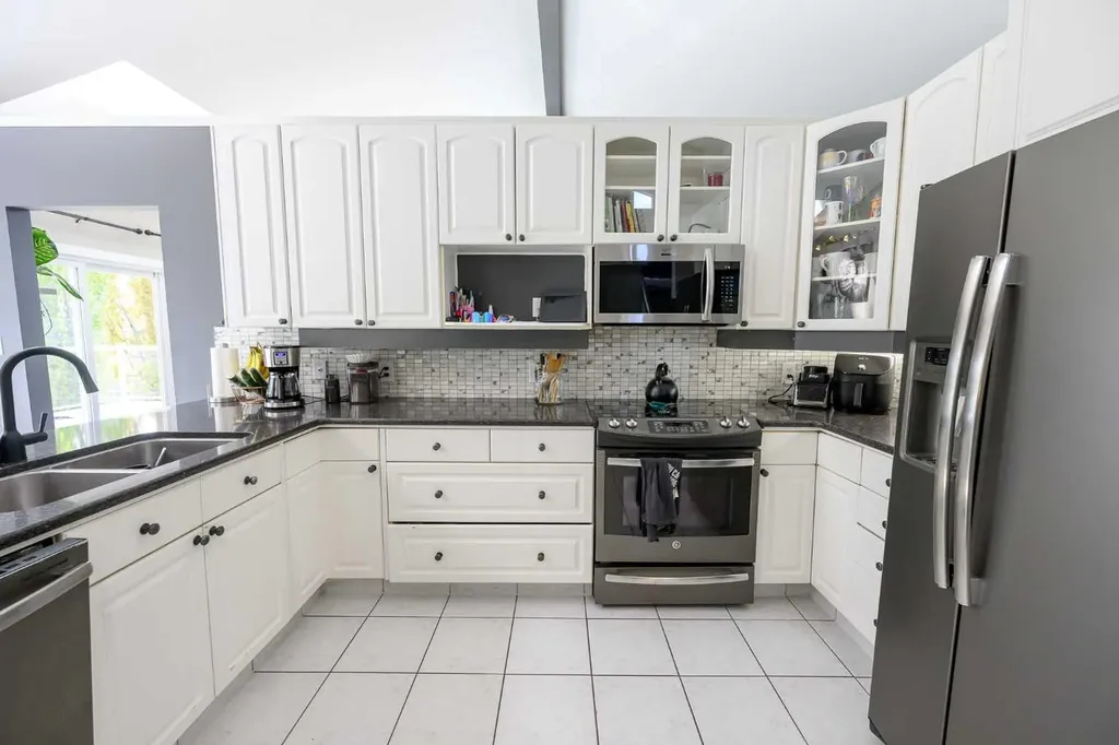6105 95 Street Grande Prairie AB T8W 2C9