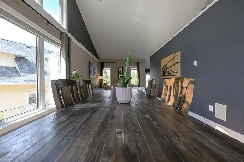 6105 95 Street Grande Prairie AB T8W 2C9