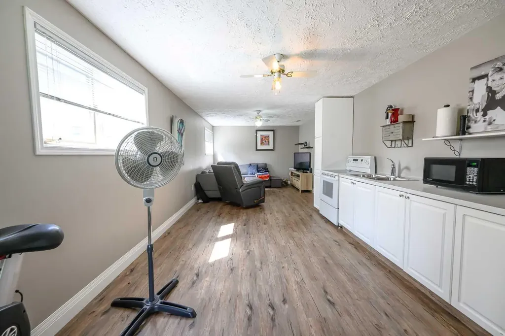 6105 95 Street Grande Prairie AB T8W 2C9