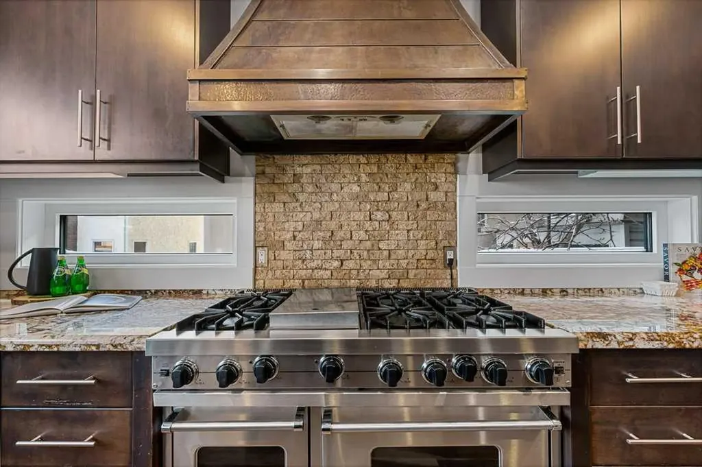 630 25 Avenue NE Calgary AB T2E 1Y5