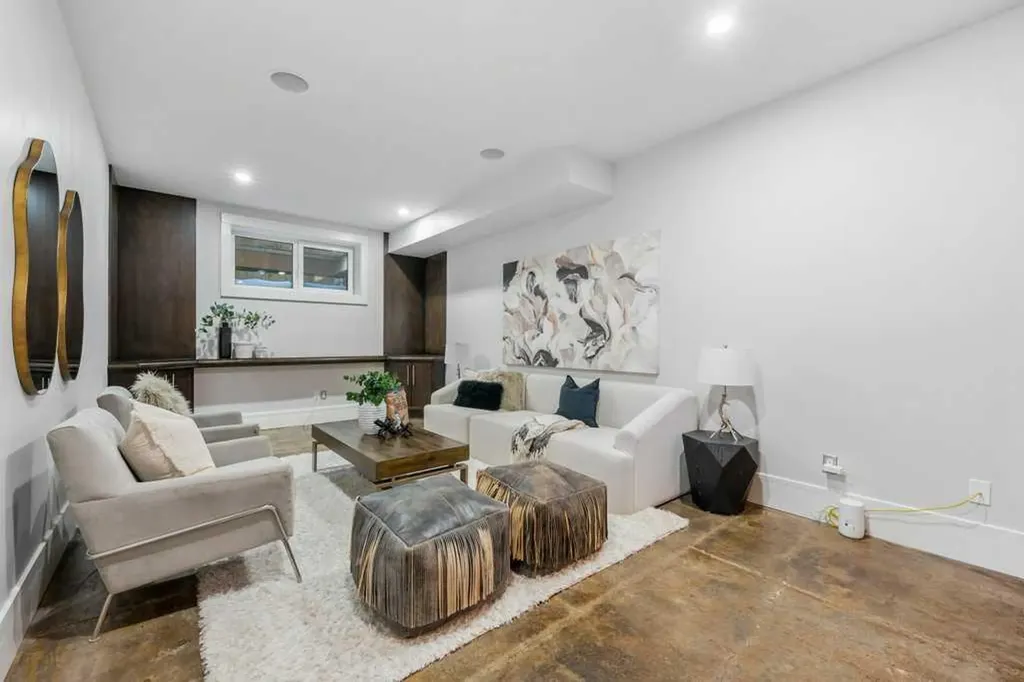 630 25 Avenue NE Calgary AB T2E 1Y5