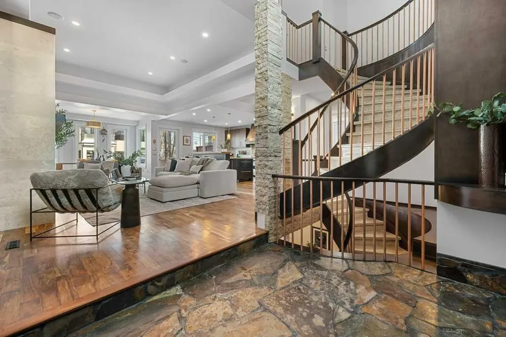 630 25 Avenue NE Calgary AB T2E 1Y5