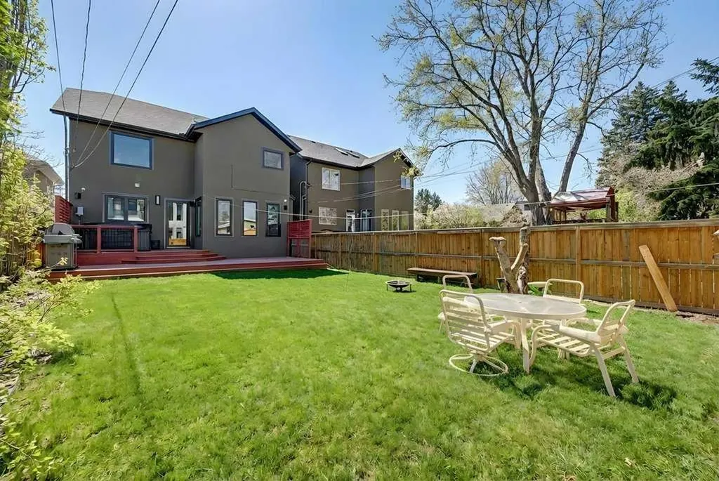 630 25 Avenue NE Calgary AB T2E 1Y5