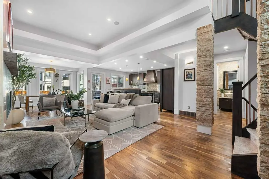 630 25 Avenue NE Calgary AB T2E 1Y5