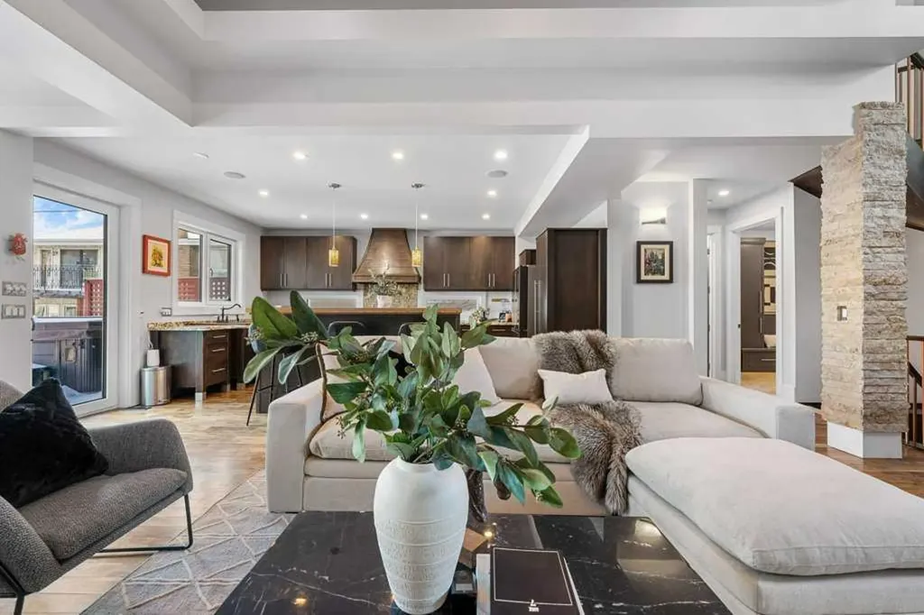 630 25 Avenue NE Calgary AB T2E 1Y5