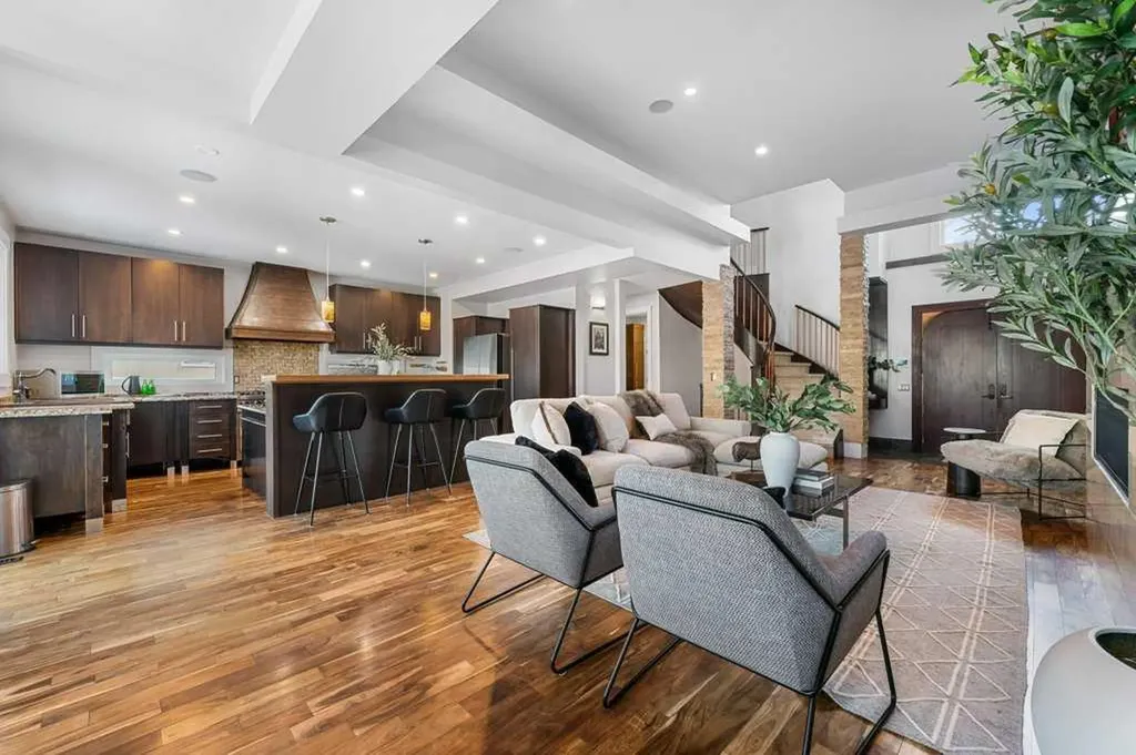 630 25 Avenue NE Calgary AB T2E 1Y5