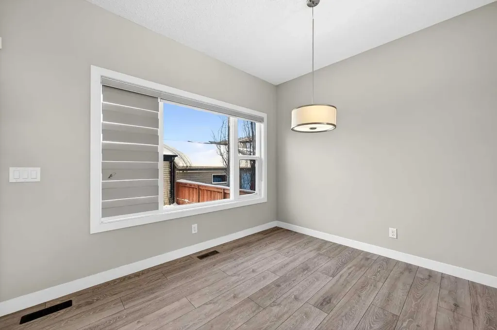 30 Sage Bluff Gate NW Calgary AB T3R 0Y9