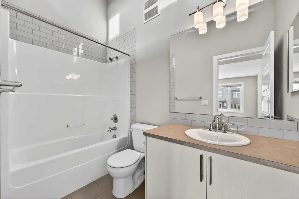 30 Sage Bluff Gate NW Calgary AB T3R 0Y9